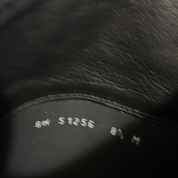 Stuart Weitzman - Picture 12 of 13